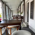 Slavia & Restaurant Ξενοδοχείο