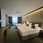 Ξενοδοχείο Slavia & Restaurant 3*