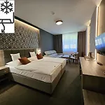 Slavia & Restaurant Ξενοδοχείο