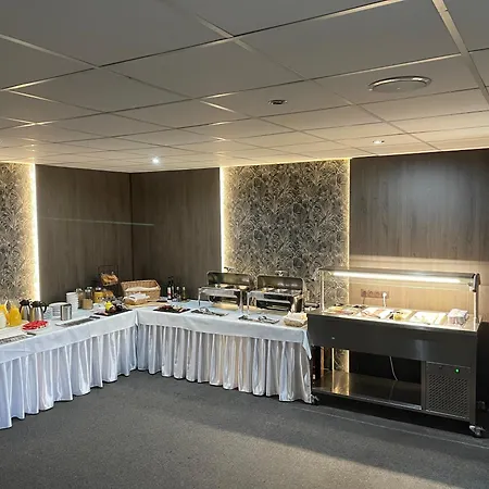 Slavia & Restaurant Hotel 3*