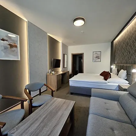 Slavia & Restaurant Ξενοδοχείο 3*