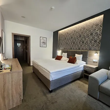 Slavia & Restaurant Hotel